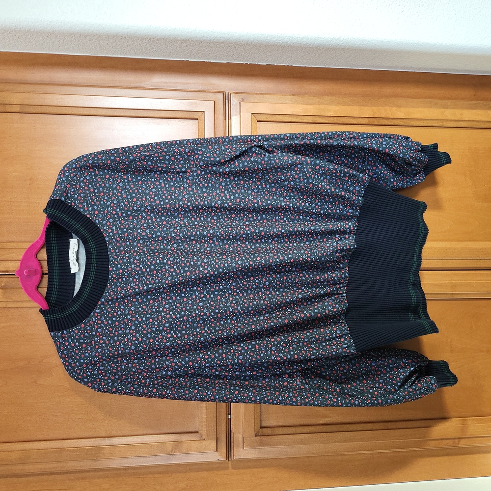 1x Blue Green Shirt